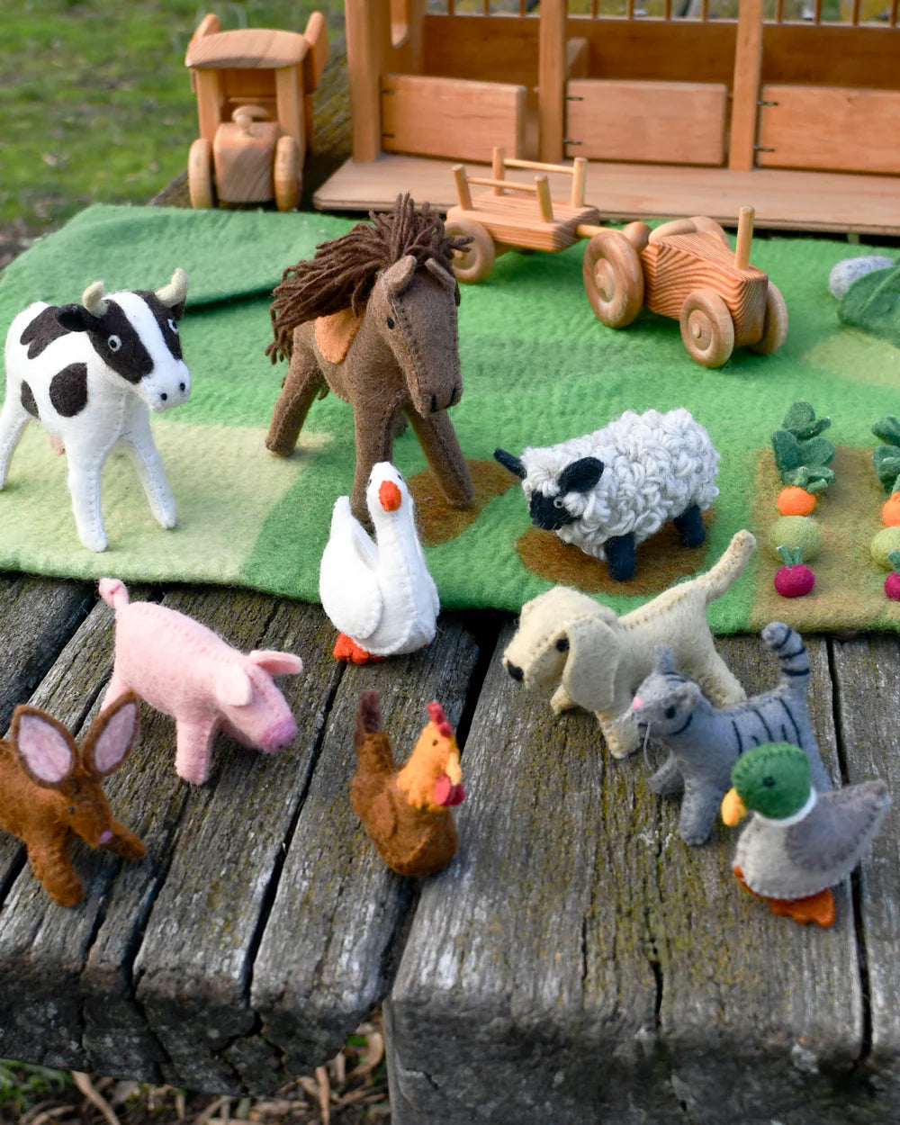 Tara Treasures Felt Farm Animals Set of 10 - Farm Animals