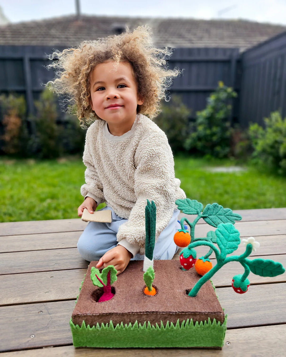 Tara Treasures Felt Garden Planter Box with Sprouts and Vegetables