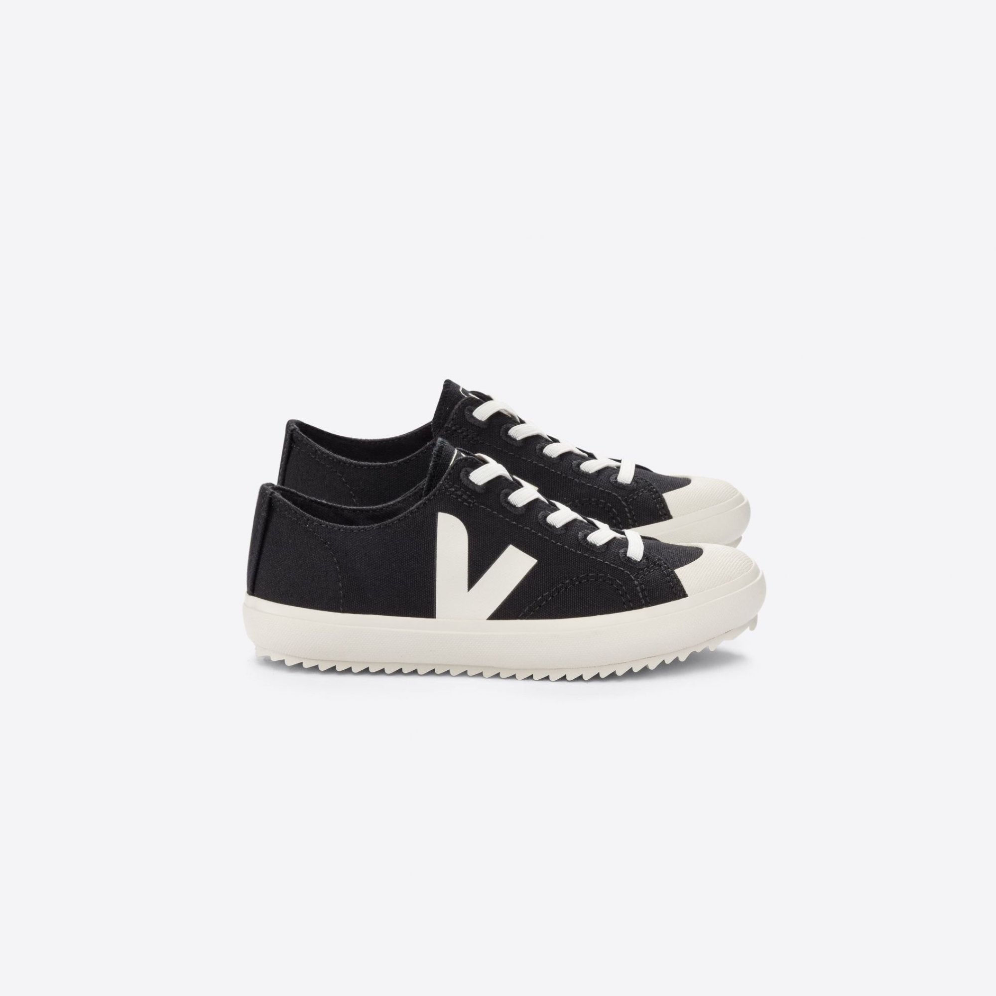 Veja plimsolls sale